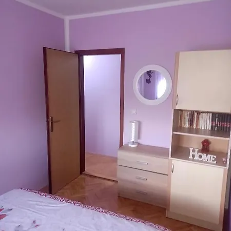 Lovely L Bn Centar -rent A Car Automatic * Bijeljina