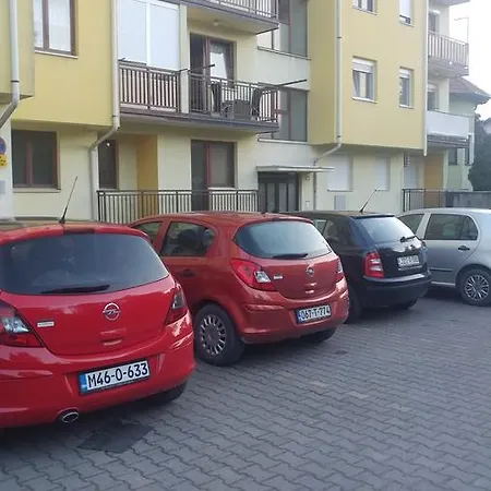 Lägenhet Lovely L Bn Centar -rent A Car Automatic *